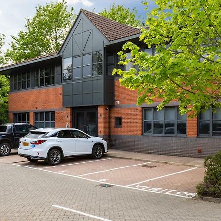 Homely - Watford Premier Apartments Exteriér fotografie