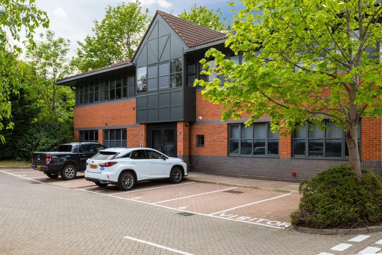 Homely - Watford Premier Apartments Exteriér fotografie